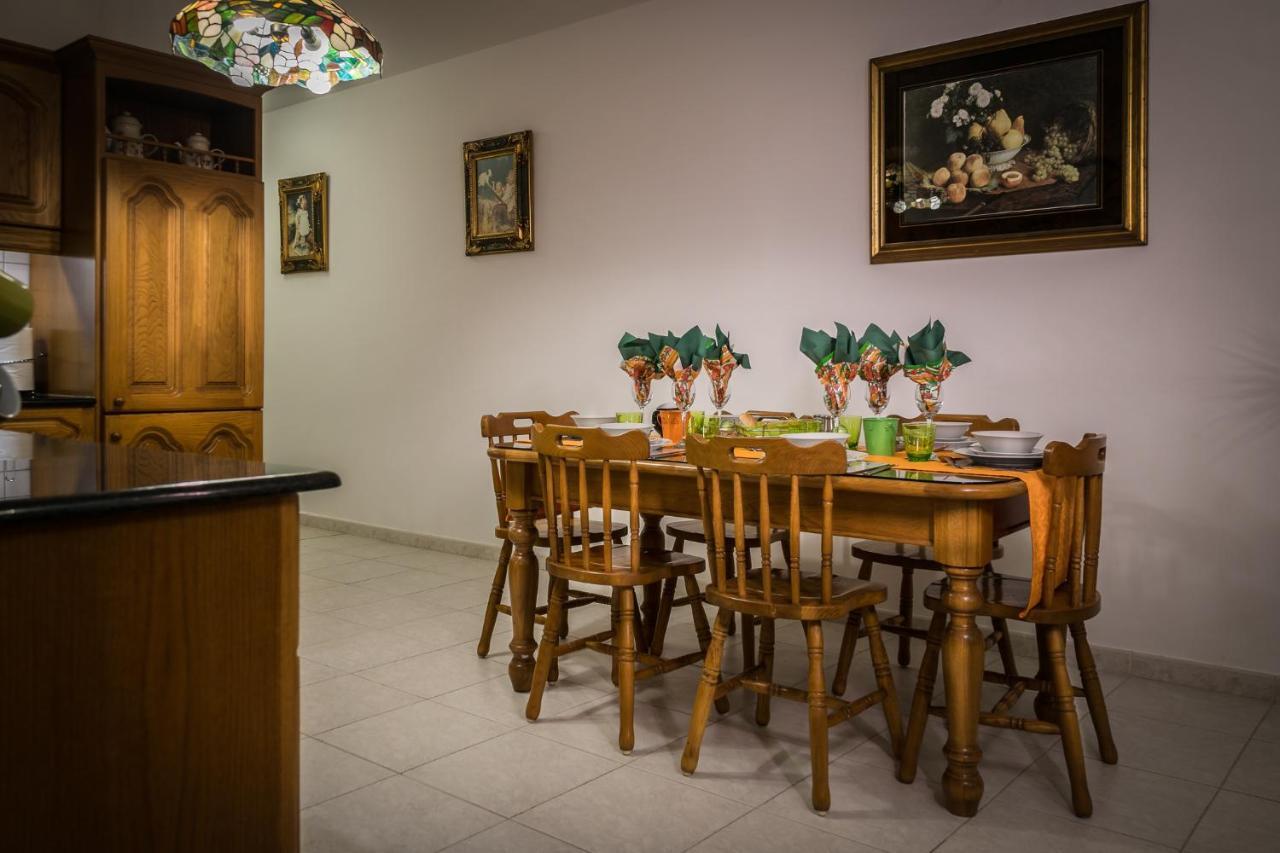 Manor Court Luxury Apartment خليج سانت بول المظهر الخارجي الصورة